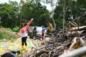 Pertunjukan Tari Bertema Sampah Mengajak Publik Merefleksikan Kesadaran Lingkungan