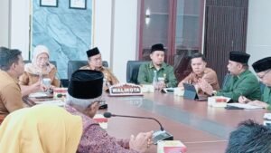Walikota Menghadiri Focus Grup Discussion (FGD) Pembahasan Pengadaan Dan Pembangunan Kampung Batik Di Kelurahan Ulu Gedong Kecamatan Danau Teluk 