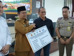 Pemerintah Kota Jambi Menyerahkan Uang Ganti Kerugian pengadaan Tanah Untuk Pembangunan Drainase Utama Revitalisasi Drainase Sungai Asam